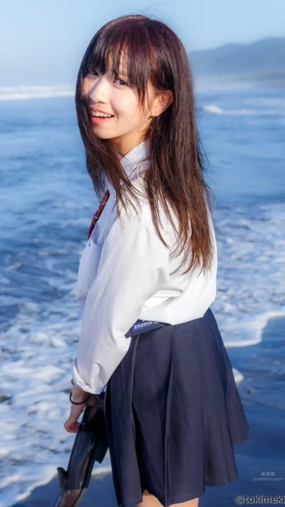 楠ろあ-[甜美天然呆]的制服高校妹_3