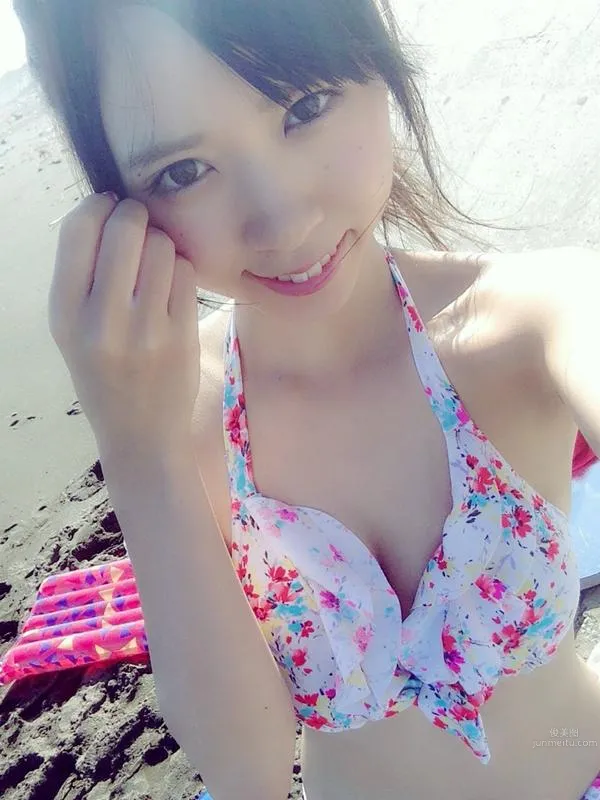Roa Kusunoki, Sweet and Natural Airhead Schoolgirl in Uniform photo 10