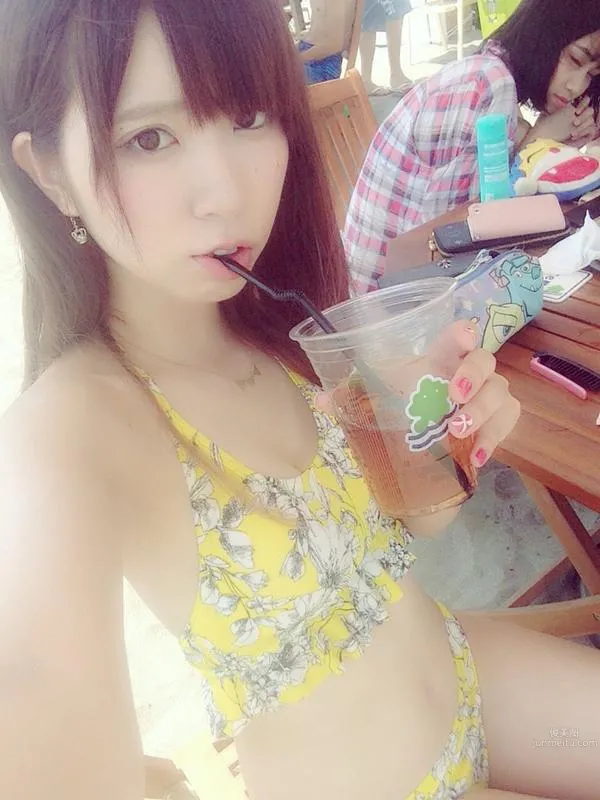 Roa Kusunoki, Sweet and Natural Airhead Schoolgirl in Uniform photo 11