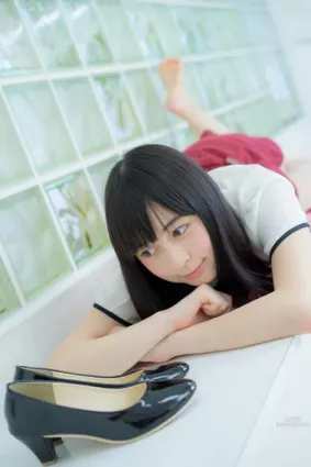 小鮒莉紗-黑發美少女物語