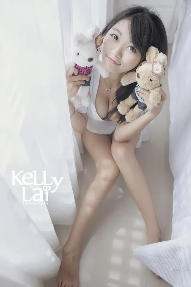 Maxine Chi, Versatile Beauty's Hot Private Shoot photo 2