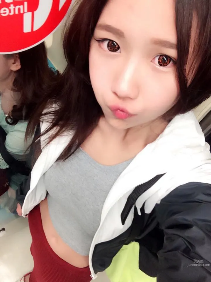 Xiong Xionger, Taiwan 32D Beauty's Playful Private Shoot photo 7