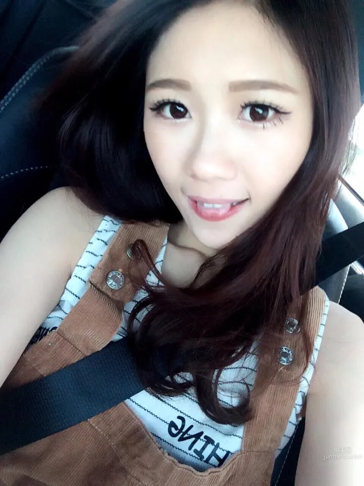 Xiong Xionger, Taiwan 32D Beauty's Playful Private Shoot photo 11
