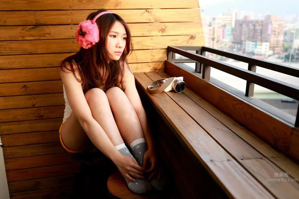 Xiong Xionger, Taiwan 32D Beauty's Playful Private Shoot photo 12
