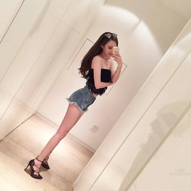 Misselvayy - Enviable E-Cup Curves and Fair-Skinned Beautiful Legs Beauty photo 8