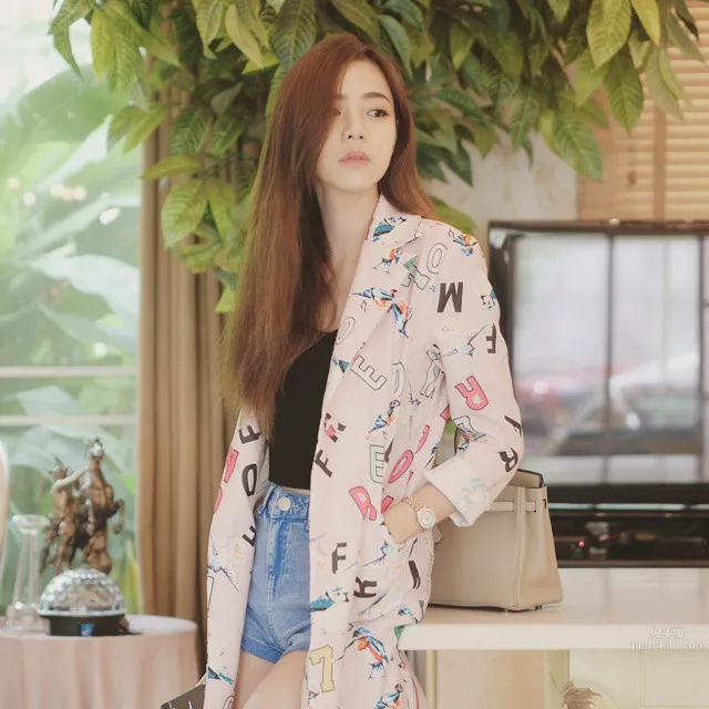 Hansa Wattanawongsiri - Drama Student Working as a Model photo 11