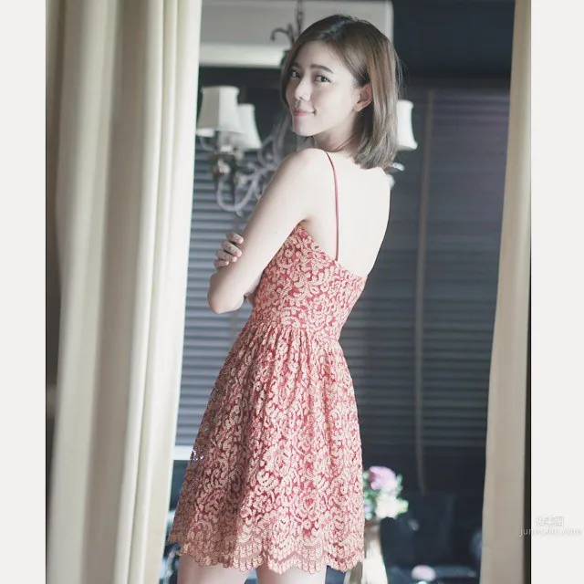 Hansa Wattanawongsiri - Drama Student Working as a Model photo 12