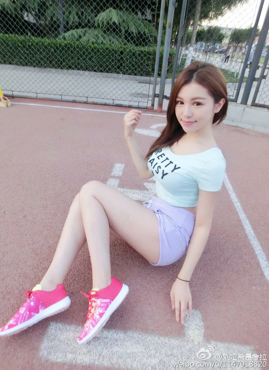 Liu Yaxi - Massive Private Photos photo 15