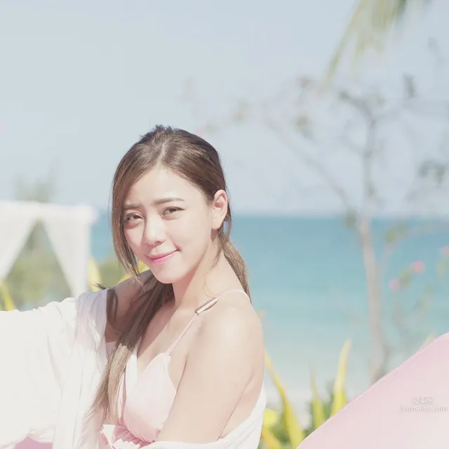 Hansa Wattanawongsiri - Drama Student Working as a Model photo 10