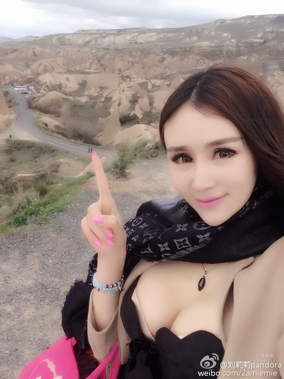 Liu Lili: Pandora photo 32