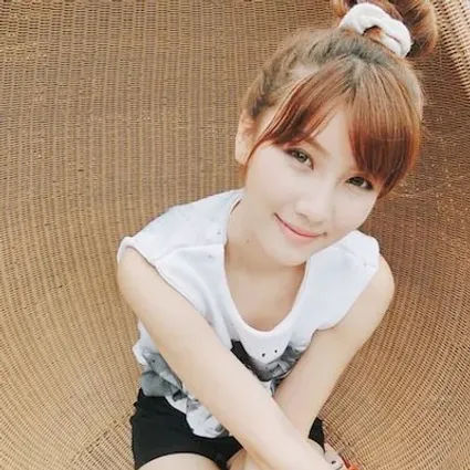 Ample(Chanidapha Phongphutthachart)- 臉蛋零死角的甜美正妹