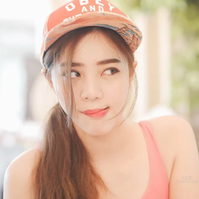 Hansa Wattanawongsiri - Drama Student Working as a Model photo 3