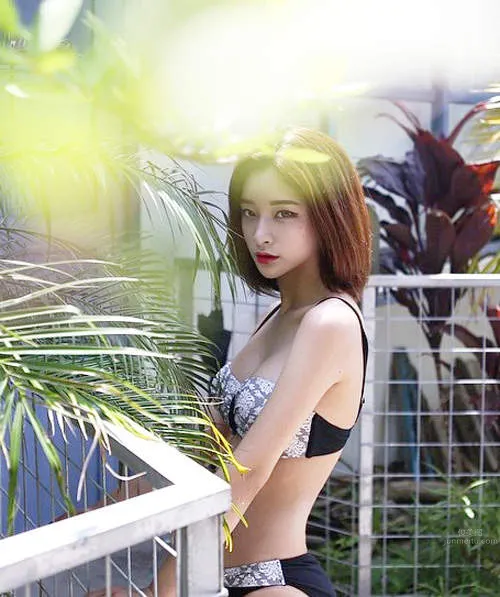 Byeonjeongha: Photo Set 2025 photo 3