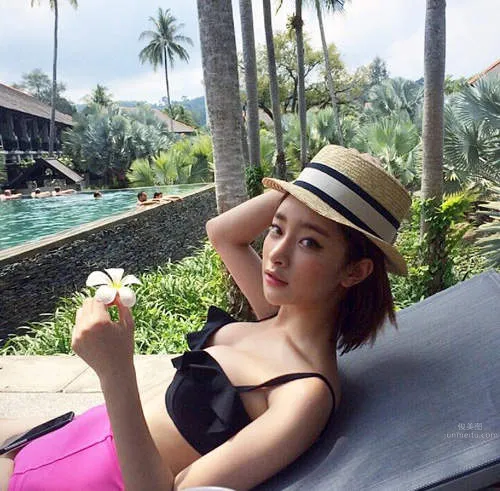 Byeonjeongha: Photo Set 2025 photo 11