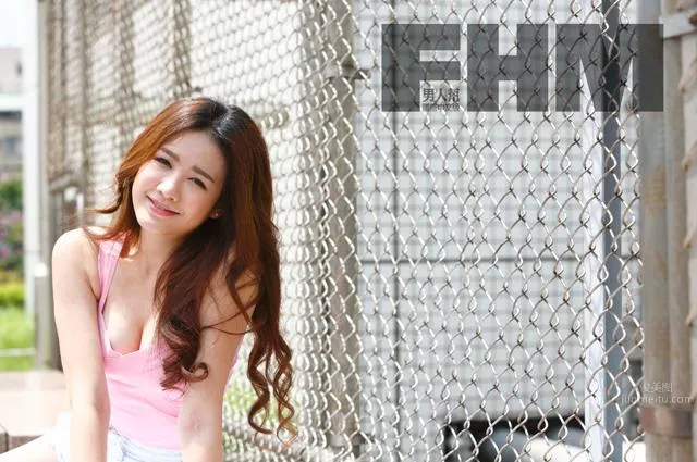 黃筱築- FHM勞軍正妹初夏解放 1