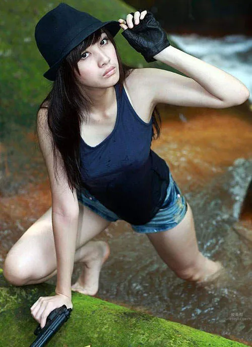 Duan Jingle, Hiding a Fierce Feeling photo 9