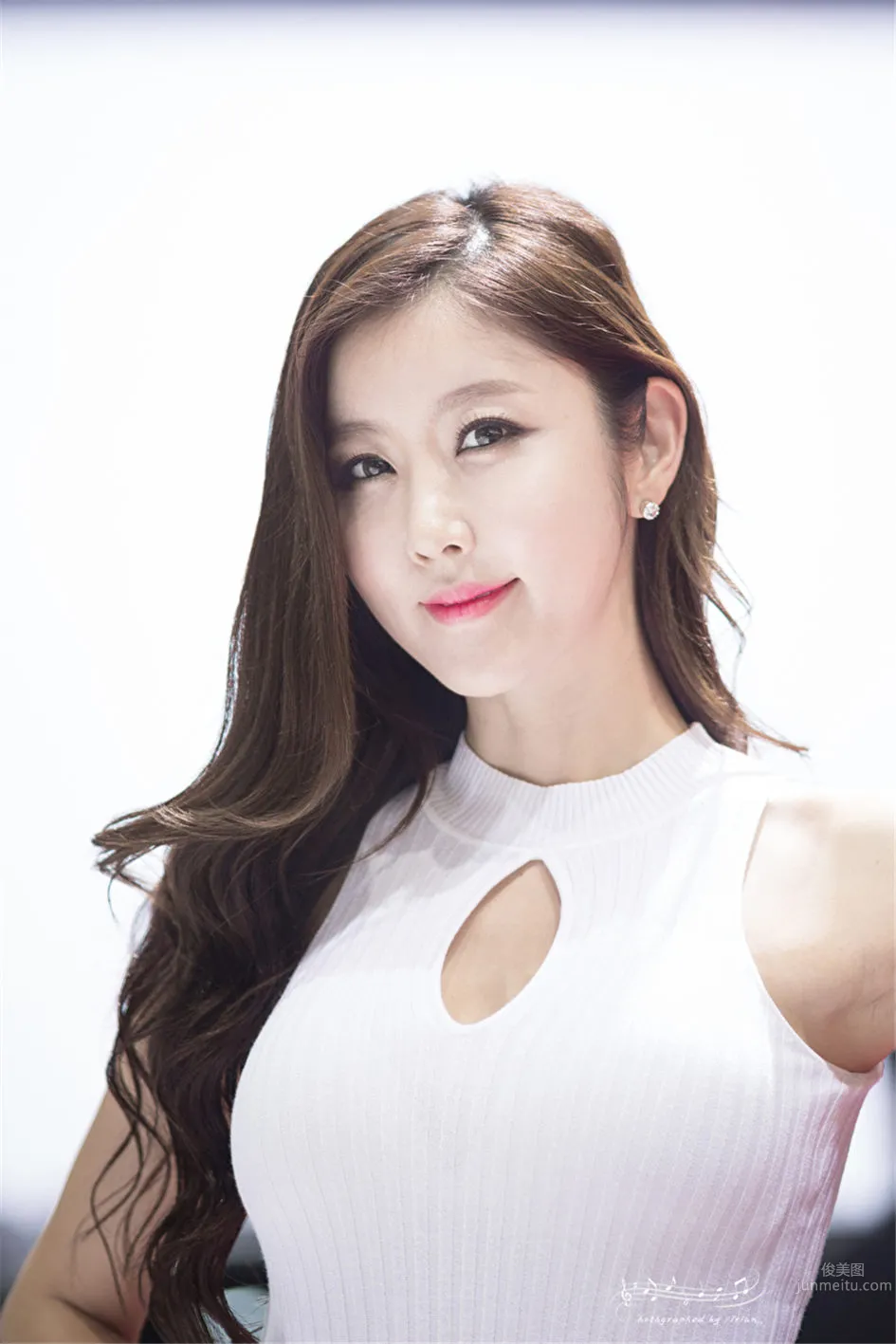Sexy Beauty Choi Byeol Yee 2015 Korea International Auto Show Pictures photo 4