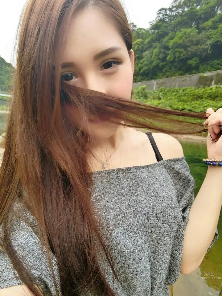 Vivi Yanhua - Sharing Hot and Shy Photos photo 10