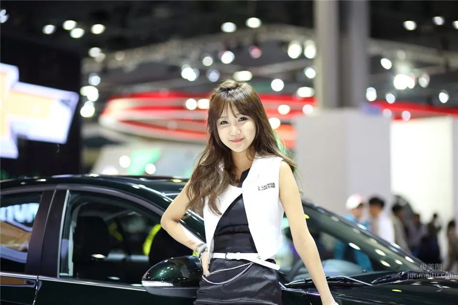 2015韩国车展 靓丽车模赵曹晁_17