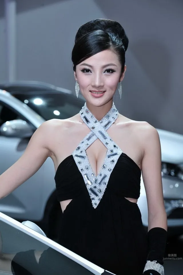 章佳怡- 新一代性感車模小天後 22