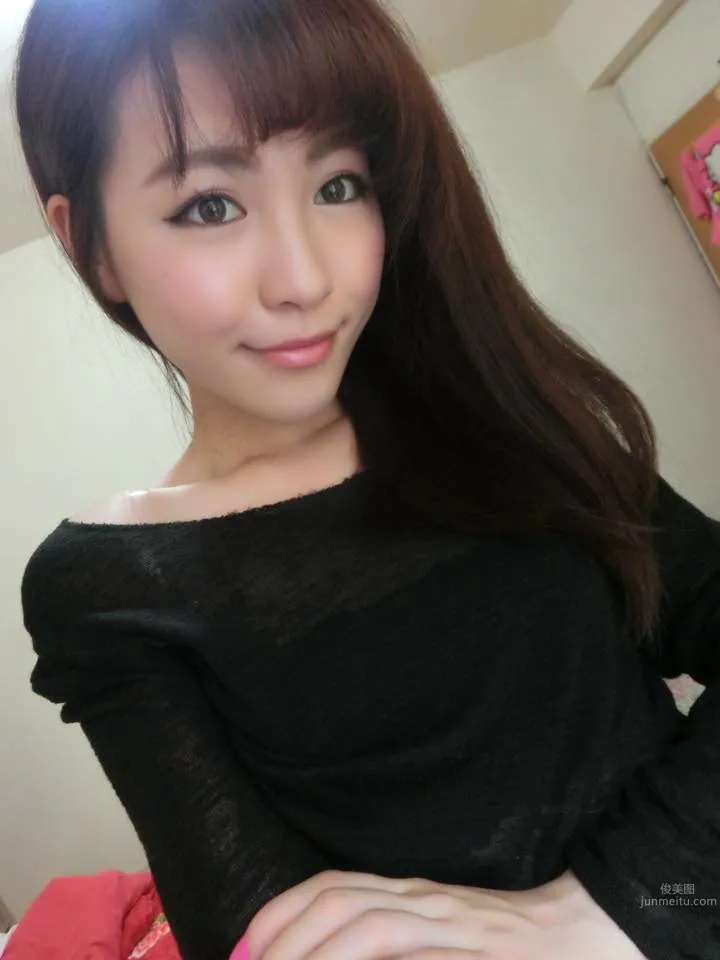 芬芬(張偉芬)- 超甜正妹睡前性感自拍 17