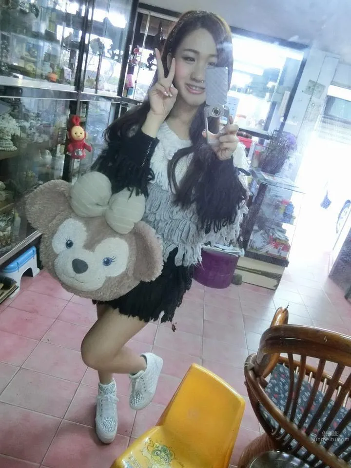 Vivi Yanhua - Sharing Hot and Shy Photos photo 3