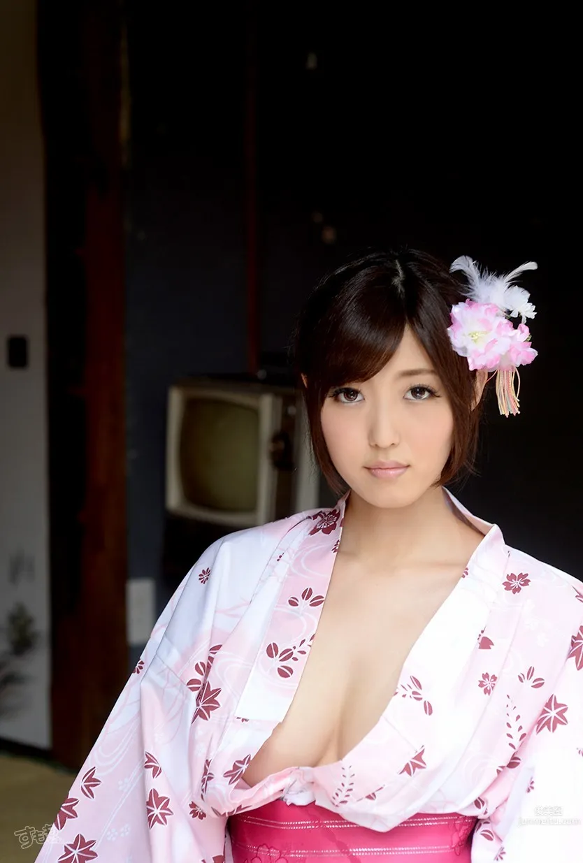 Asahi Mizuno - Kimono Temptation Photos photo 8