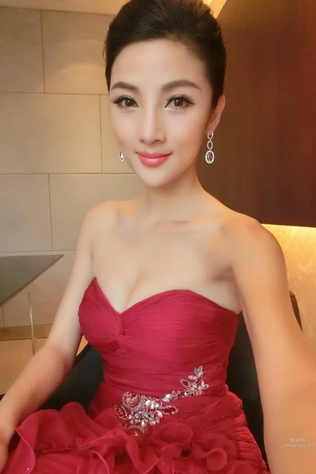 章佳怡- 新一代性感車模小天後 20