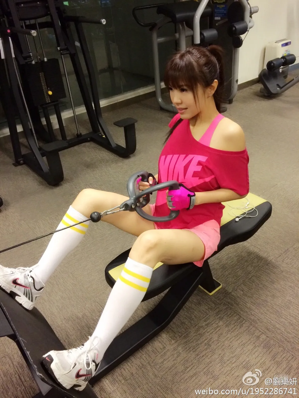 Fanny Liu - Proud of H-Cup Breasts photo 30