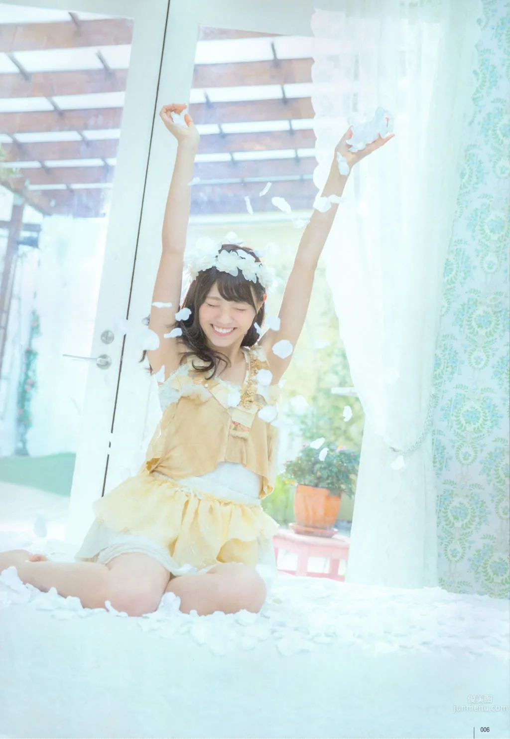 [UTB] 2015.05 西野七瀬 高柳明音 込山榛香 伊藤萬理華 鞘師裡保 鈴木愛理 岡井千聖 + 别冊付録 白石麻衣 中元日芽香 深川麻衣 和田まあやの 51