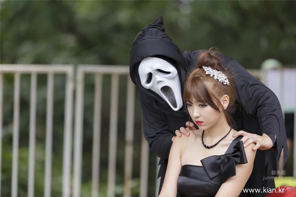 韩国车模女神李恩慧 黑色天使写真_2