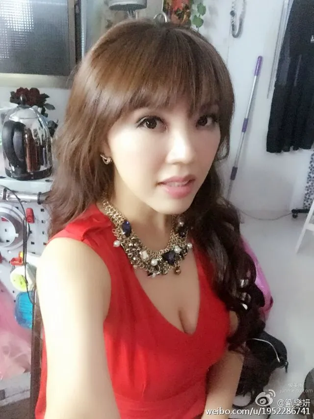 Fanny Liu - Proud of H-Cup Breasts photo 3