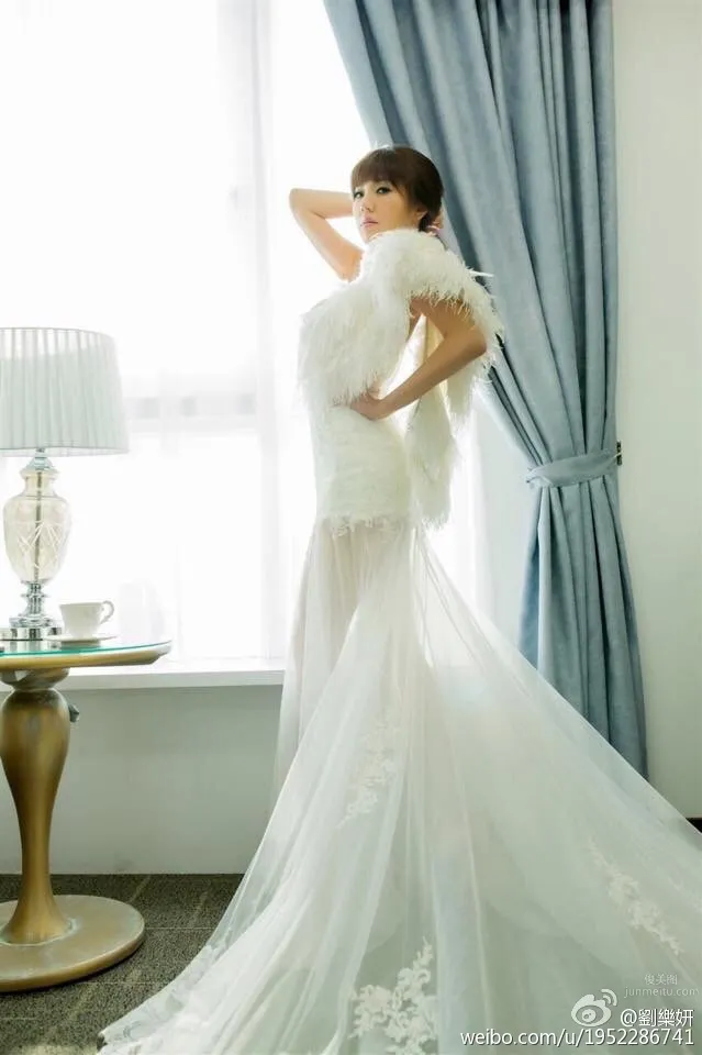 Fanny Liu - Proud of H-Cup Breasts photo 20