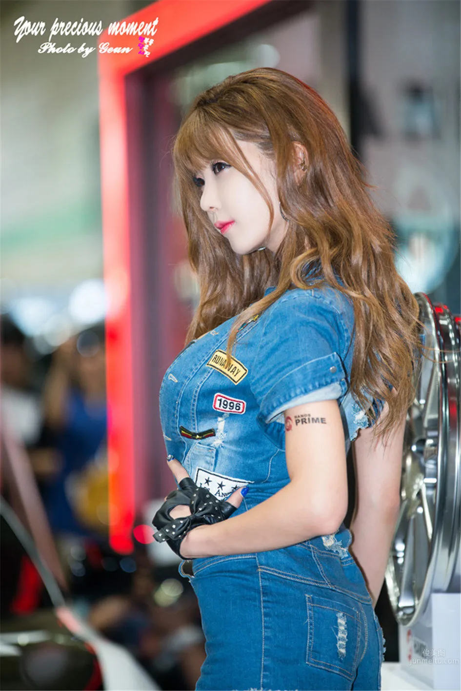 韩国人气车模许允美首尔汽车沙龙写真图片_10