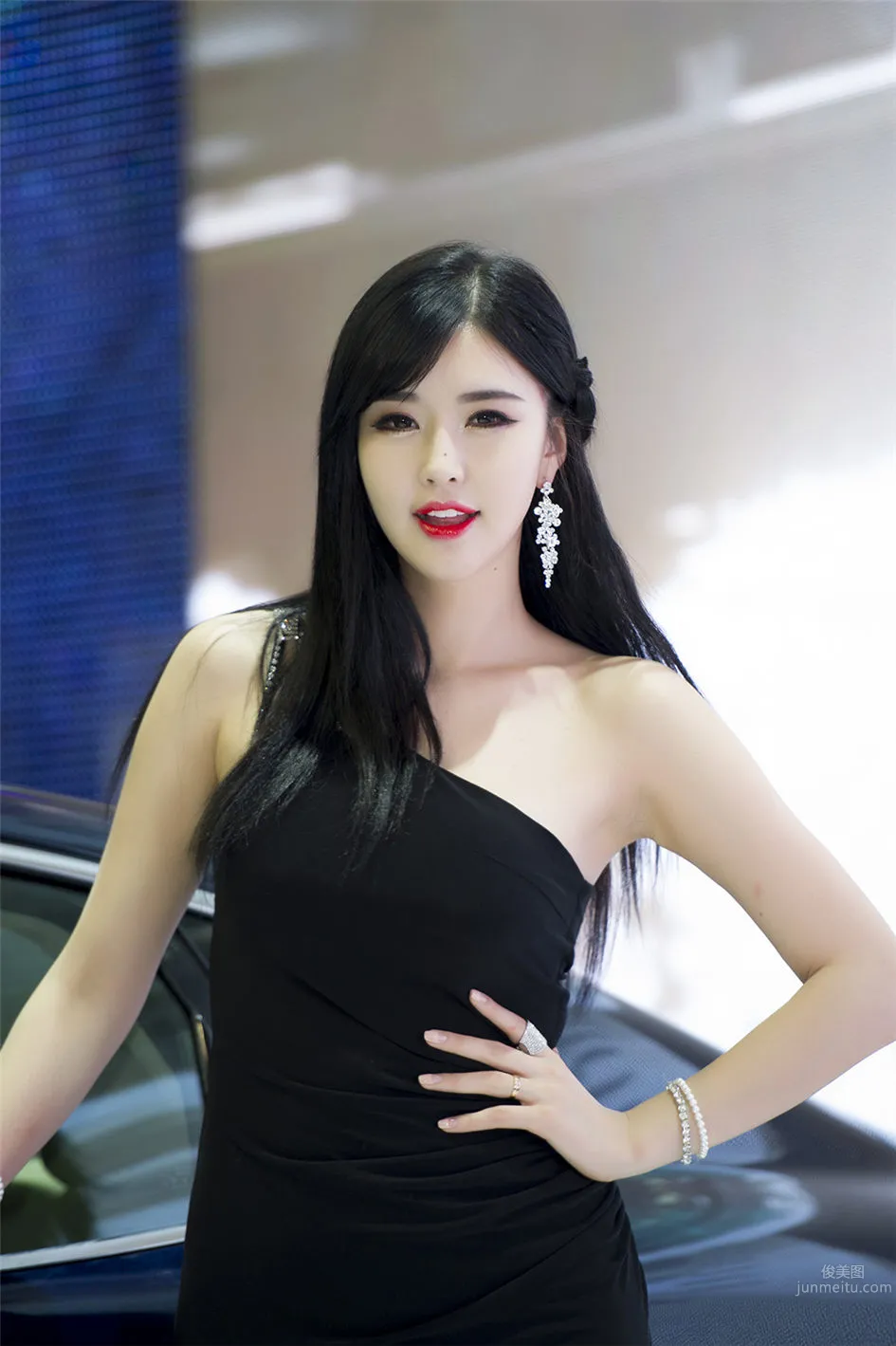 2015韩国国际车展气质美女崔星河_73