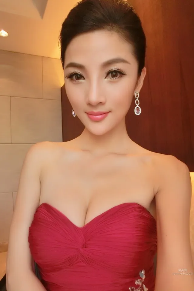 章佳怡- 新一代性感車模小天後 17