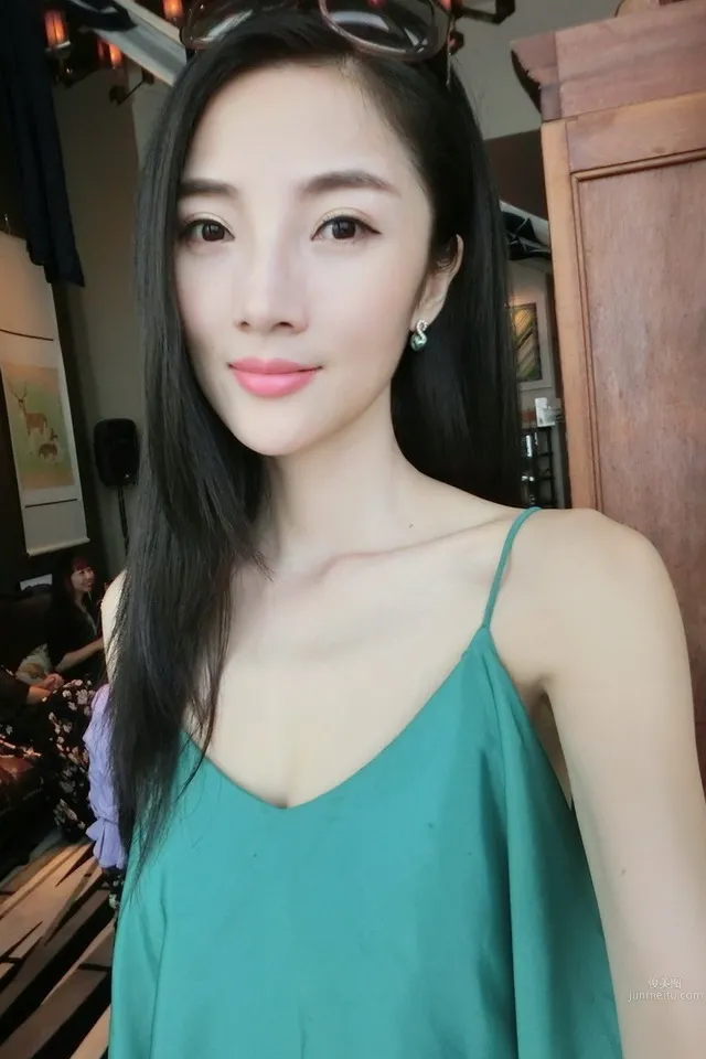 章佳怡- 新一代性感車模小天後 56