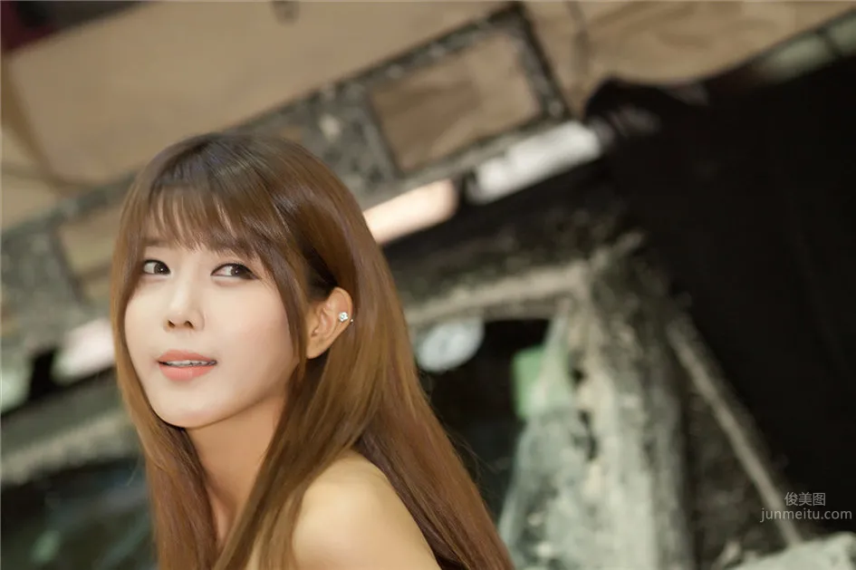 Korean Super Car Model Heo Yun Mi Beautiful Pictures photo 4