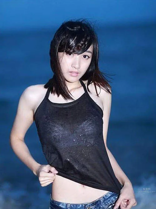 Duan Jingle, Hiding a Fierce Feeling photo 2
