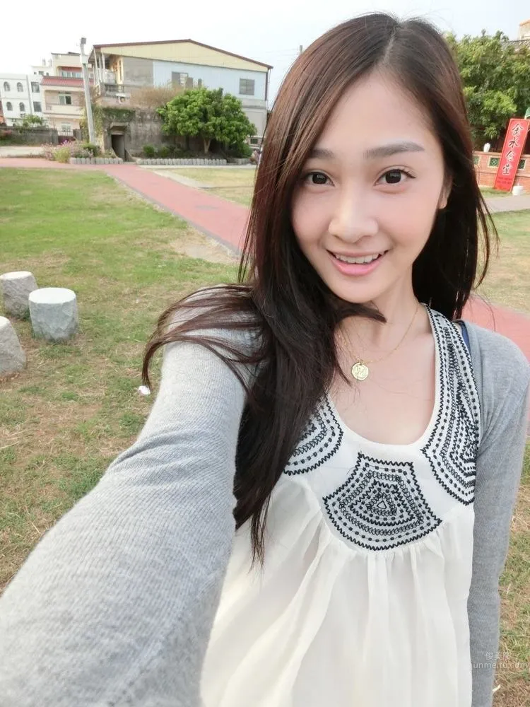 Mia Chiu - Sweet Beauty's Sunny Smile Melts Hearts photo 12