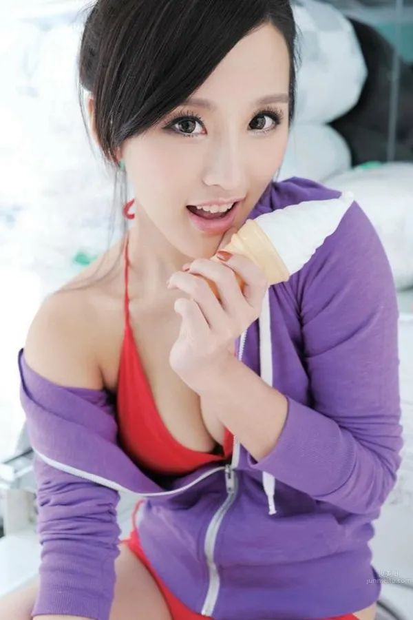Dada Chan, Fruit Paradise Bust Goddess Hot Photo photo 22