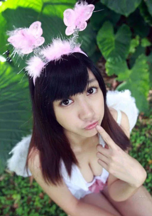 Duan Jingle, Hiding a Fierce Feeling photo 12