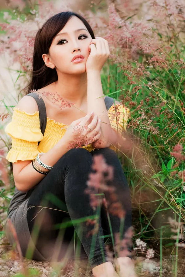 Dada Chan, Fruit Paradise Bust Goddess Hot Photo photo 17