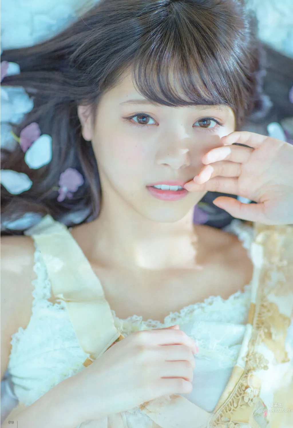 [UTB] 2015.05 西野七瀬 高柳明音 込山榛香 伊藤万理華 鞘師里保 鈴木愛理 岡井千聖 + 别册付録 白石麻衣 中元日芽香 深川麻衣 和田まあやの_8