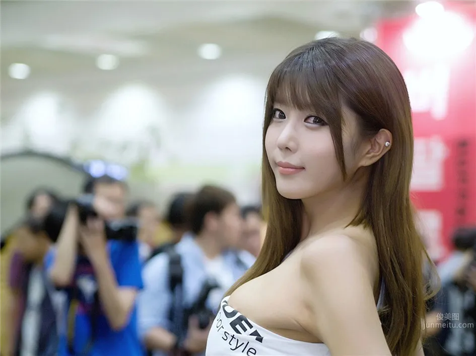 Korean Super Car Model Heo Yun Mi Beautiful Pictures photo 2