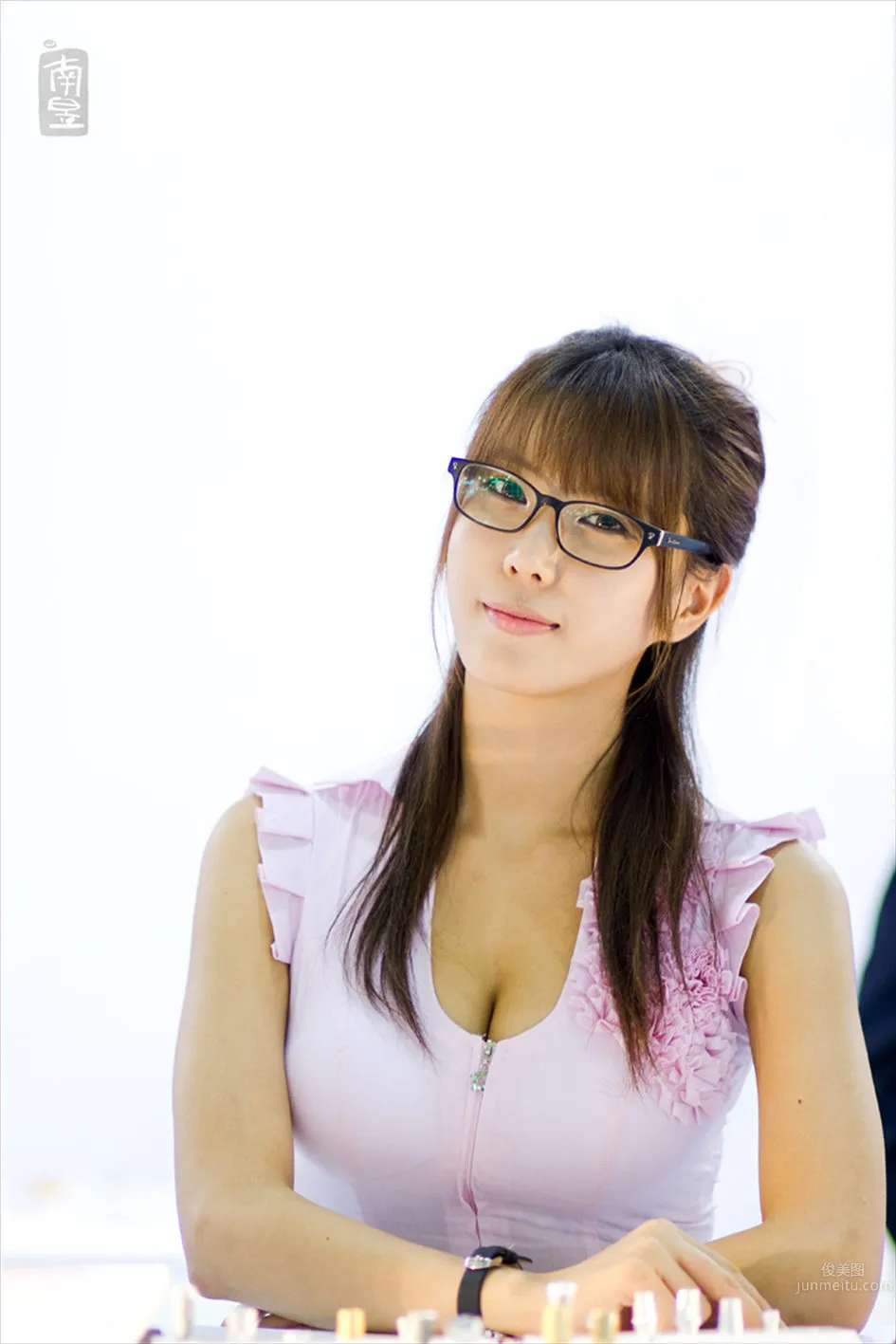 超甜美笑容韩国超模许允美性感图片_56