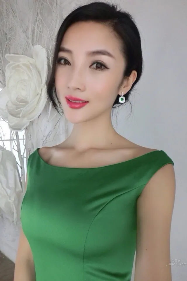 章佳怡- 新一代性感車模小天後 60