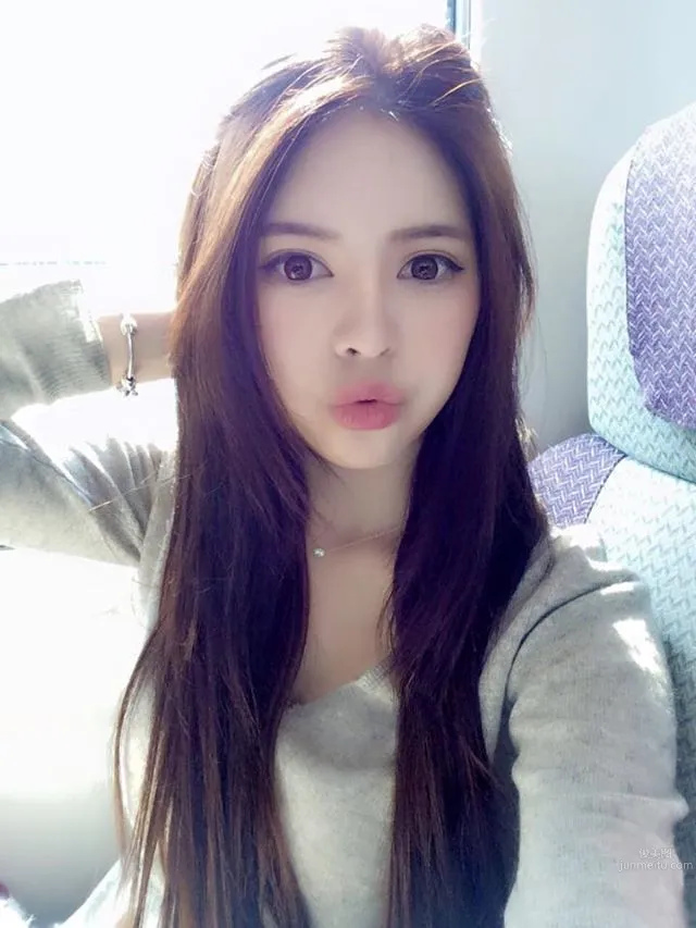 Que Yiying: Ying- S photo 4