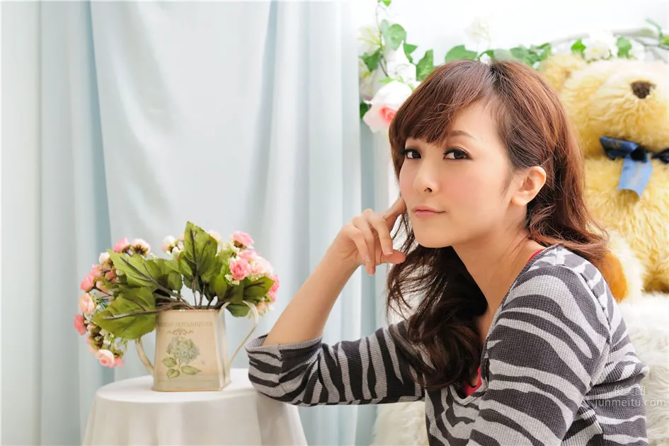 Zhang Kaijie - MM Elegant and Leisurely Photo Set photo 6