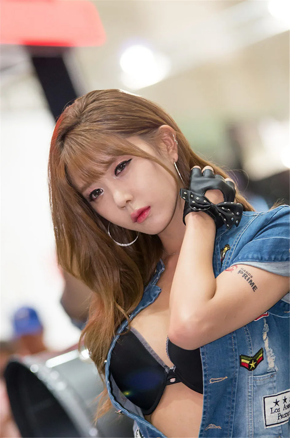 Korean Sexy Car Model Heo Yun Mi Salon Photos photo 32